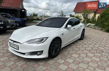 Лифтбек Tesla Model S 2020 в 