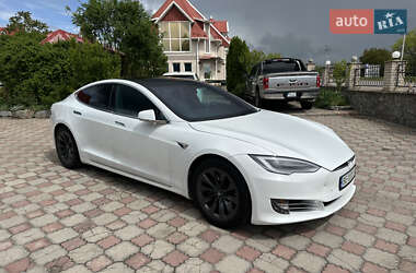 Лифтбек Tesla Model S 2020 в 