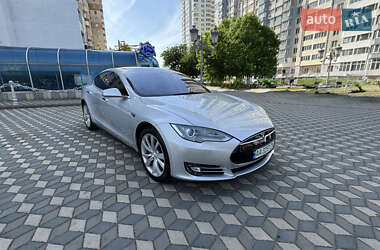 Лифтбек Tesla Model S 2014 в 