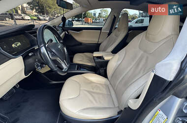 Лифтбек Tesla Model S 2014 в 