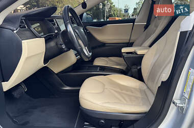 Лифтбек Tesla Model S 2014 в 