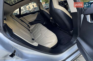 Лифтбек Tesla Model S 2014 в 