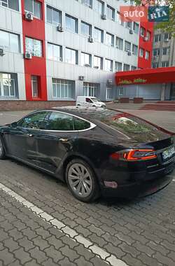 Лифтбек Tesla Model S 2018 в 