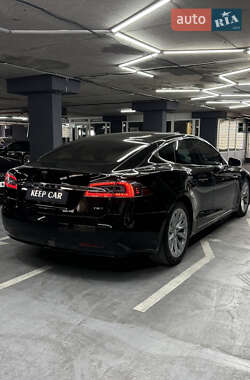 Лифтбек Tesla Model S 2017 в 