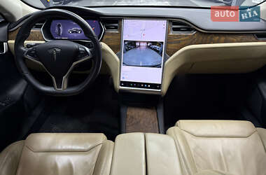 Лифтбек Tesla Model S 2017 в 