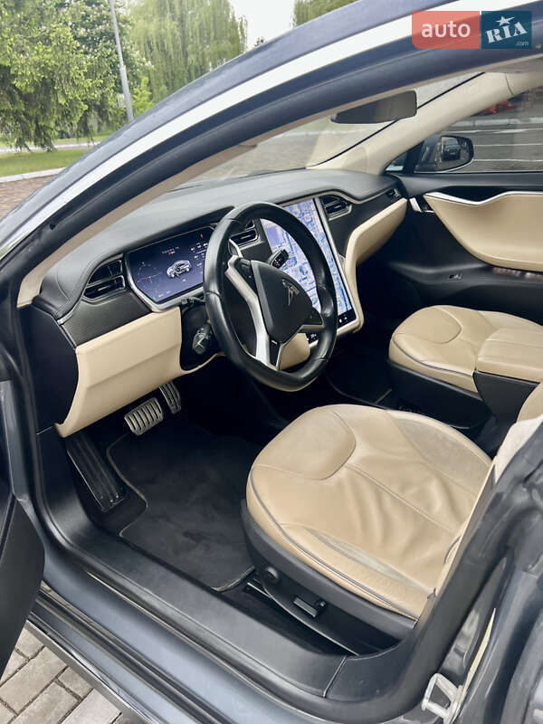 Лифтбек Tesla Model S 2013 в Луцке
