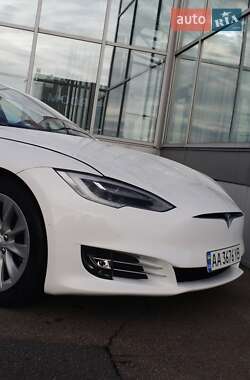 Ліфтбек Tesla Model S 2019 в 