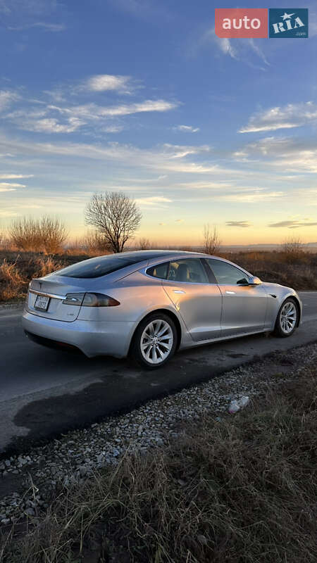 Ліфтбек Tesla Model S 2016 в Івано-Франківську