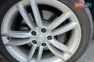 Ліфтбек Tesla Model S 2013 в 