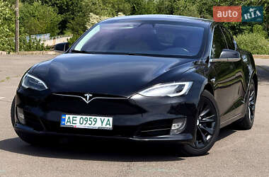 Ліфтбек Tesla Model S 2017 в Кривому Розі