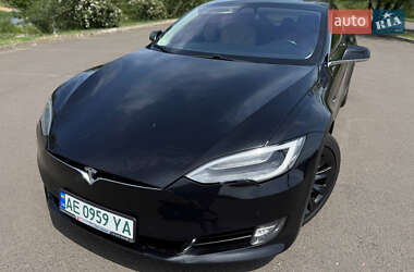 Лифтбек Tesla Model S 2017 в 