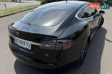 Лифтбек Tesla Model S 2017 в 