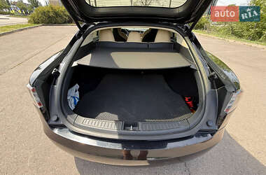 Лифтбек Tesla Model S 2017 в 