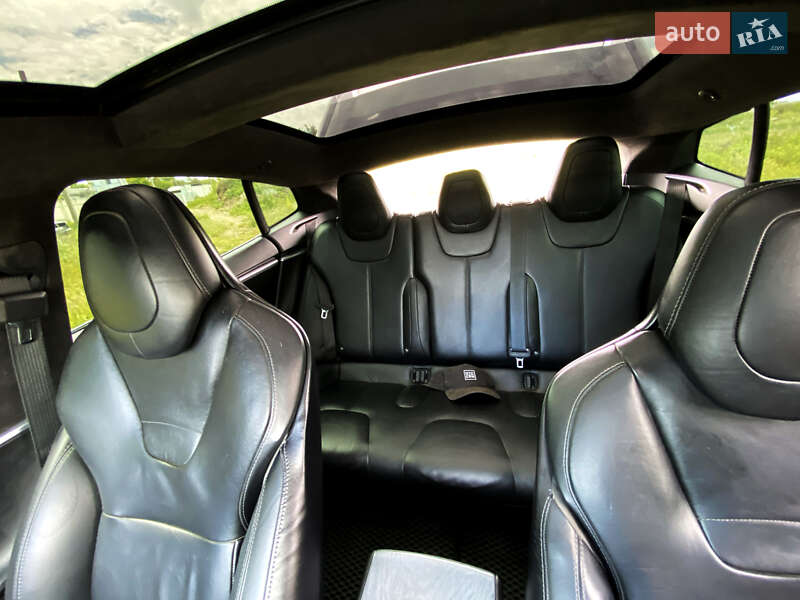 Лифтбек Tesla Model S 2017 в Одессе