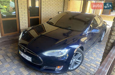 Лифтбек Tesla Model S 2014 в 