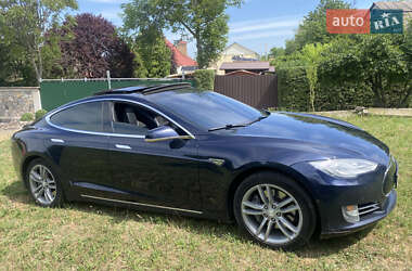 Лифтбек Tesla Model S 2014 в 