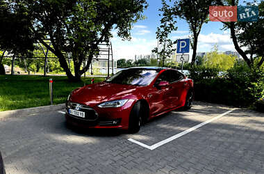 Лифтбек Tesla Model S 2014 в 