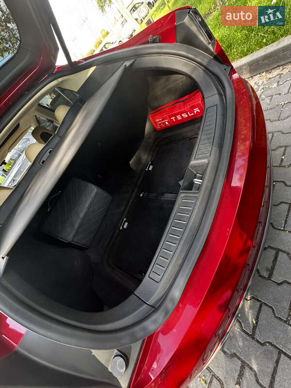 Лифтбек Tesla Model S 2014 в Киеве