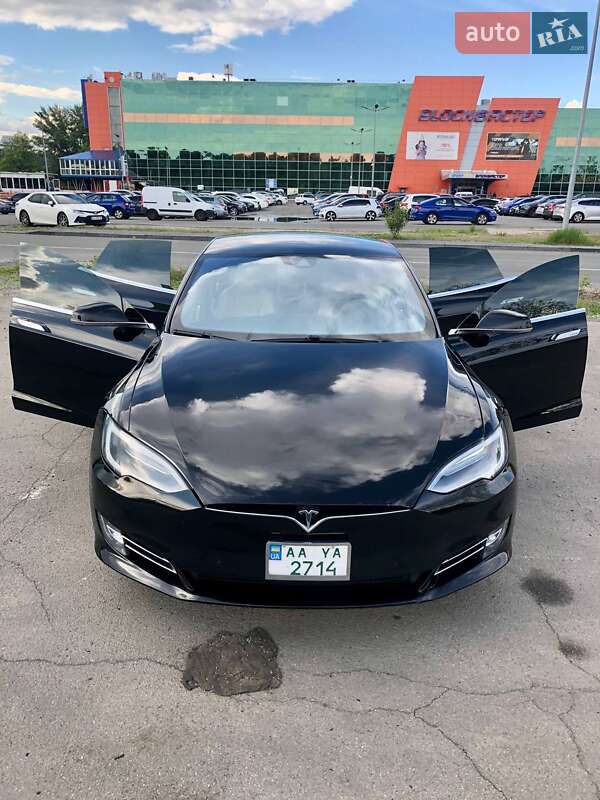 Лифтбек Tesla Model S 2016 в Киеве фото 7 Лифтбек Tesla Model S 2016 в Киеве