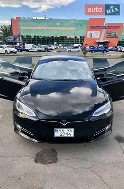 Лифтбек Tesla Model S 2016 в 