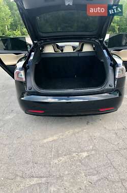 Лифтбек Tesla Model S 2016 в 