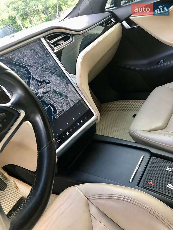 Лифтбек Tesla Model S 2016 в Киеве фото 30 Лифтбек Tesla Model S 2016 в Киеве