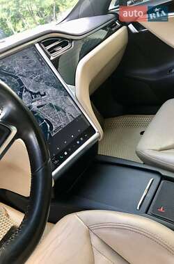 Лифтбек Tesla Model S 2016 в 