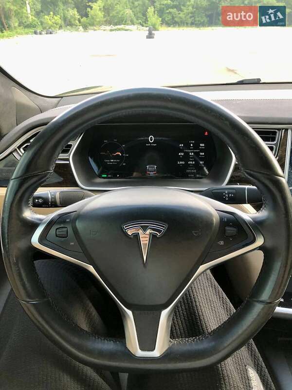 Лифтбек Tesla Model S 2016 в Киеве фото 35 Лифтбек Tesla Model S 2016 в Киеве