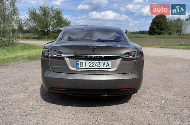 Лифтбек Tesla Model S 2016 в 