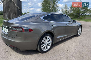 Лифтбек Tesla Model S 2016 в 