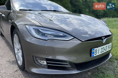 Лифтбек Tesla Model S 2016 в 