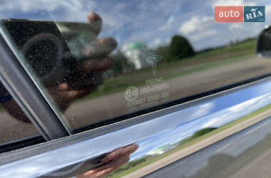 Лифтбек Tesla Model S 2016 в 