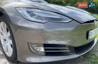 Лифтбек Tesla Model S 2016 в 
