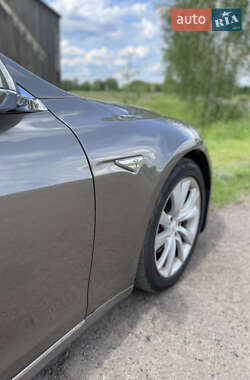Ліфтбек Tesla Model S 2016 в Полтаві