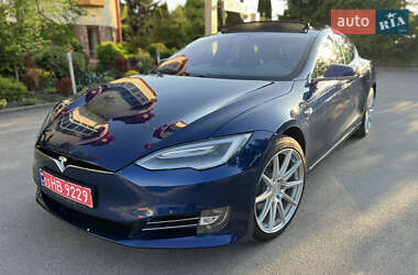 Лифтбек Tesla Model S 2017 в Тернополе