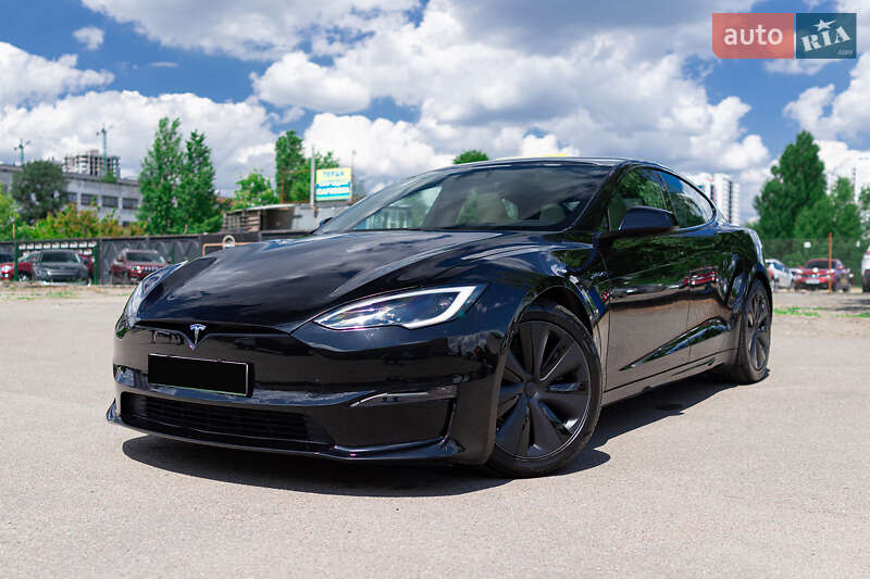 Лифтбек Tesla Model S 2023 в Киеве