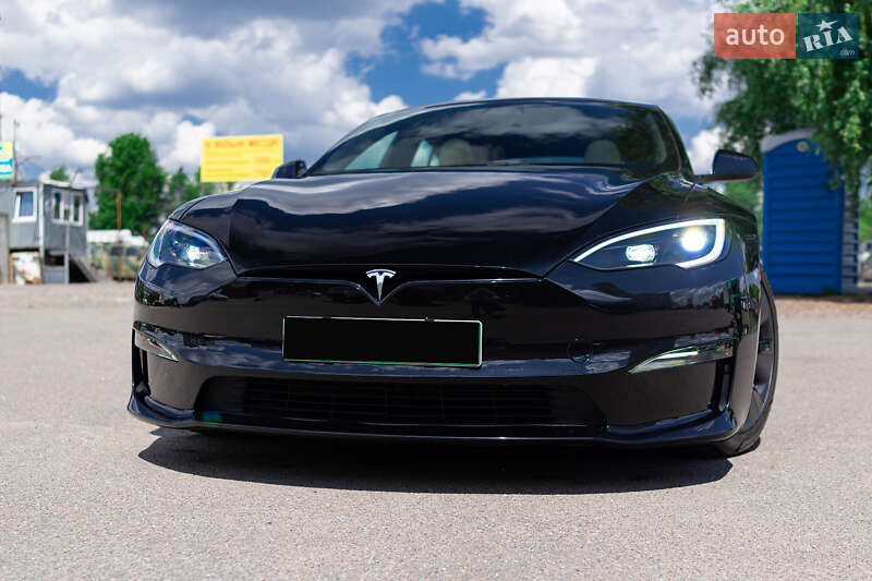 Лифтбек Tesla Model S 2023 в Киеве
