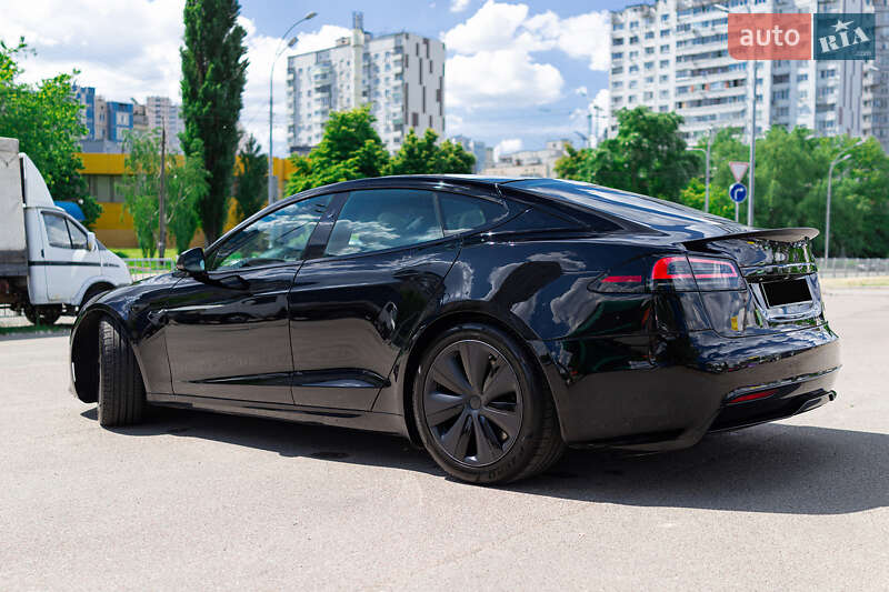 Лифтбек Tesla Model S 2023 в Киеве