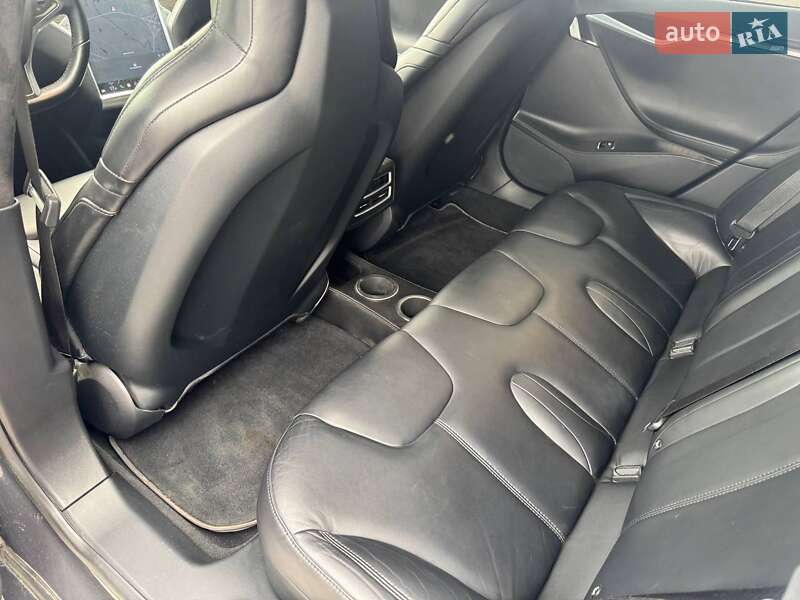 Ліфтбек Tesla Model S 2015 в Харкові