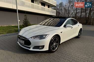 Лифтбек Tesla Model S 2013 в 