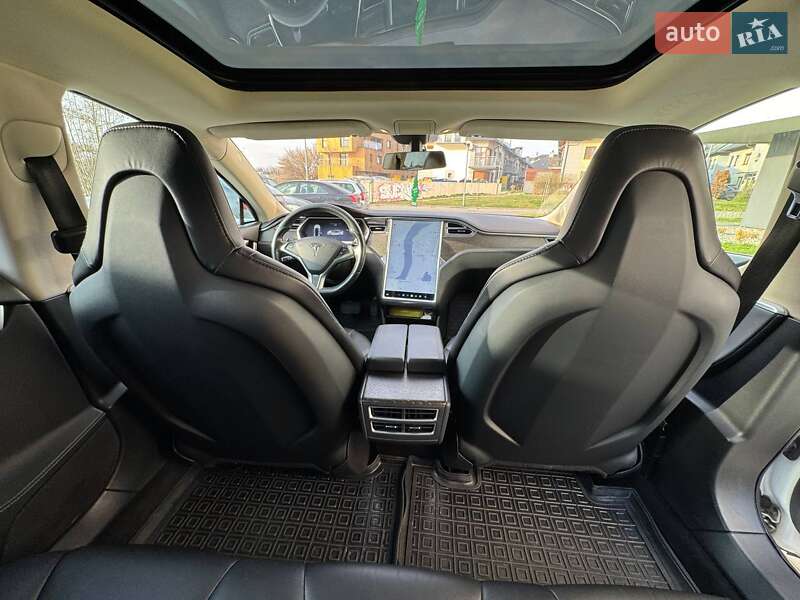 Лифтбек Tesla Model S 2013 в Ивано-Франковске