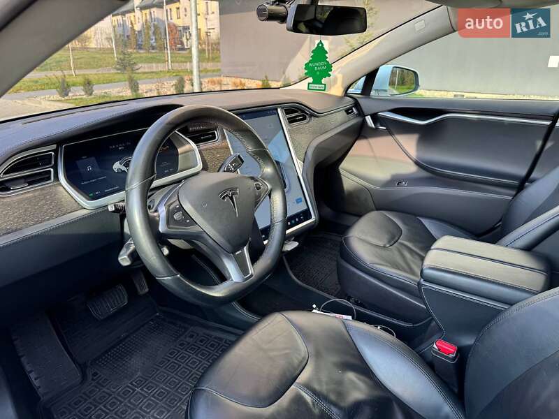 Лифтбек Tesla Model S 2013 в Ивано-Франковске