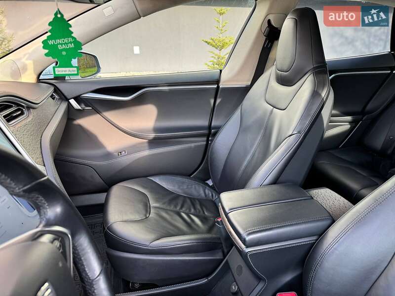 Лифтбек Tesla Model S 2013 в Ивано-Франковске