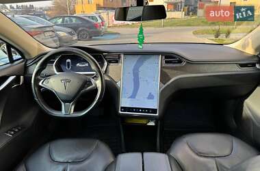Лифтбек Tesla Model S 2013 в 