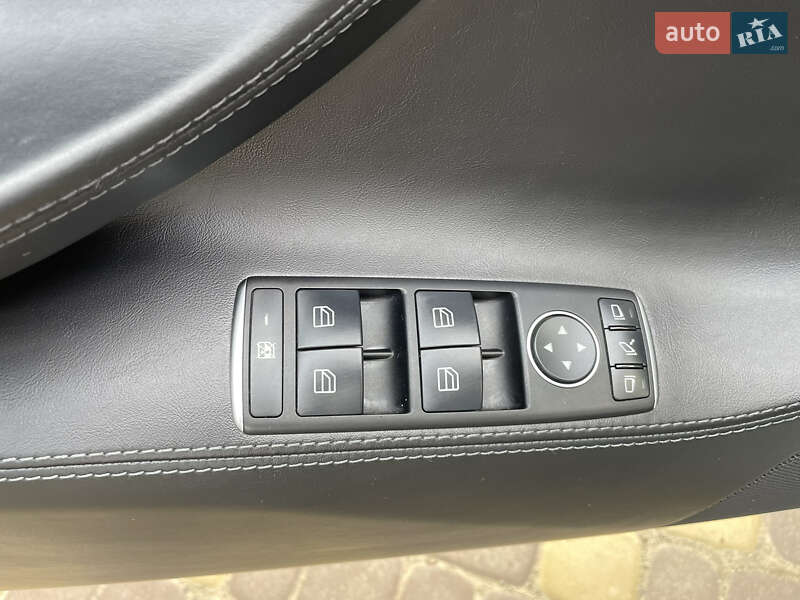 Лифтбек Tesla Model S 2016 в Виннице