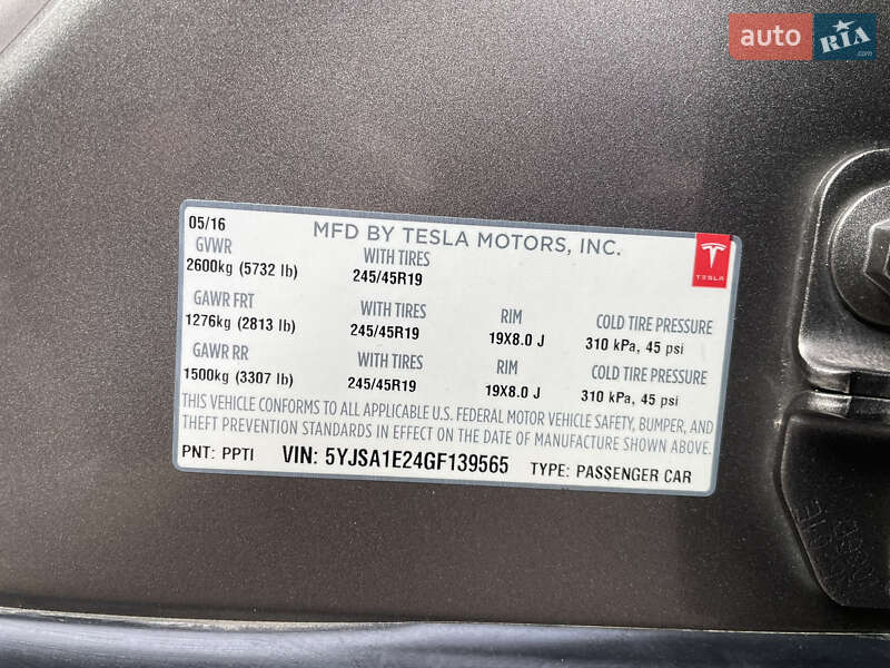 Лифтбек Tesla Model S 2016 в Виннице