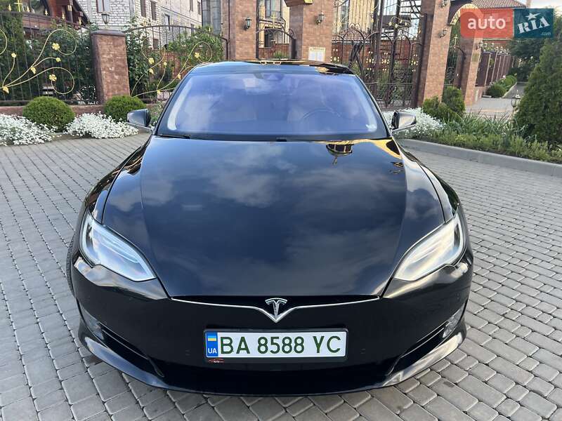 Лифтбек Tesla Model S 2016 в Черноморске