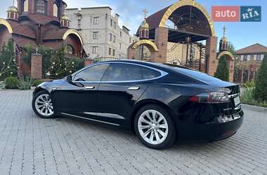 Лифтбек Tesla Model S 2016 в 