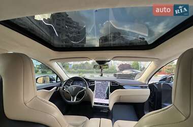 Лифтбек Tesla Model S 2016 в 
