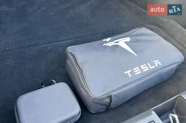 Лифтбек Tesla Model S 2016 в 